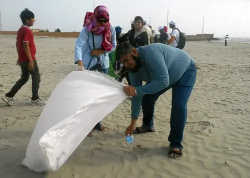 beach cleaning 2